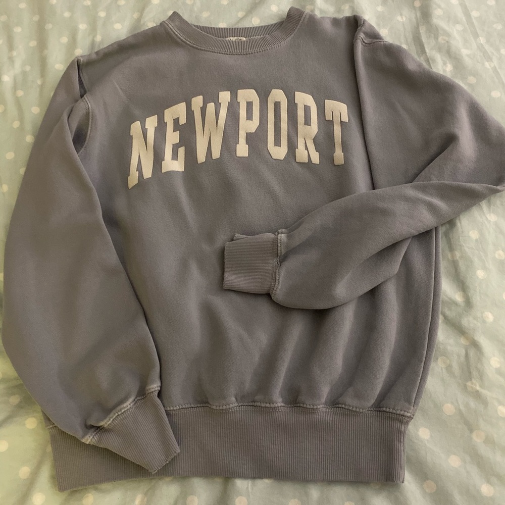 Brandy Melville Newport sweatshirt